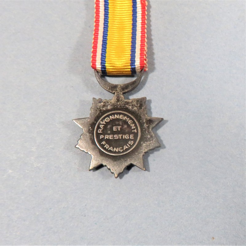 FRANCE REDUCTION DE LA MEDAILLE DE CHEVALIER DE L'ORDRE DU RAYONNEMENT ET DU PRESTIGE FRANCAIS °