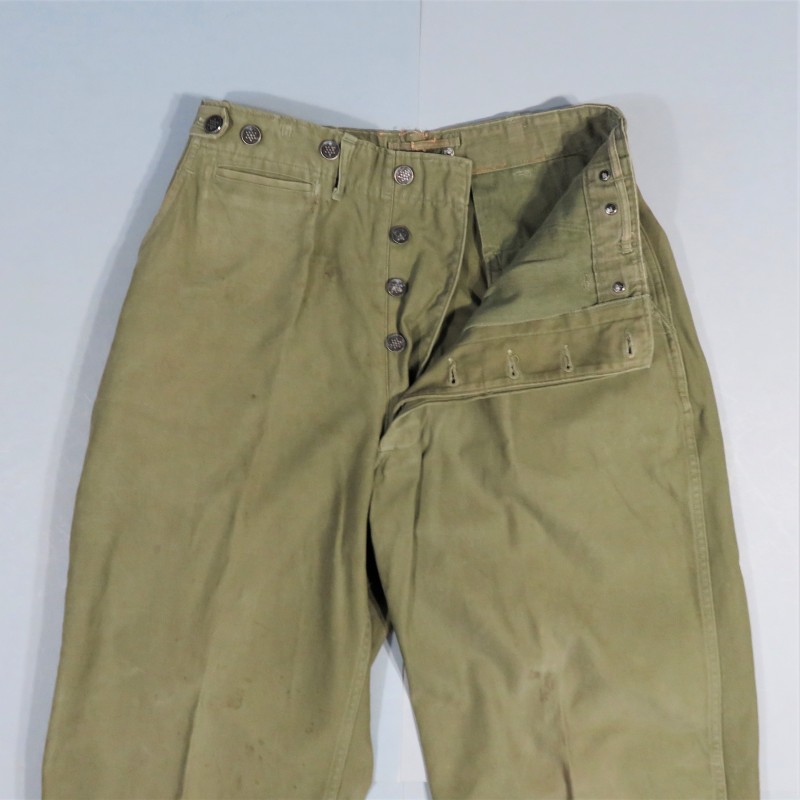 PANTALON US MODELE 1943 BOUTONS FER POUR THEATRE DES OPERATIONS EUROPEEN SECOND TYPE AVANT 1945