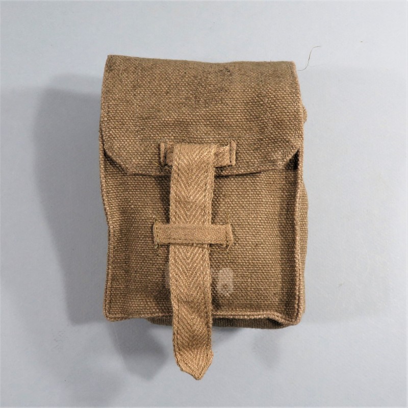 POCHETTE A PANSEMENT MODELE II-48 PARACHUTISTE LEGION INDOCHINE ALGERIE TAP DATEES ANNEES 1950