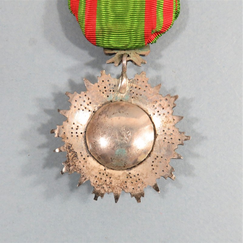 TUNISIE MEDAILLE D'OFFICIER DE L'ORDRE DU NICHAN IFTIKHAR ALI BEY 1882-1902 DANS UN COFFRET