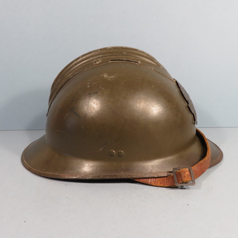 CASQUE FRANCAIS MODELE 1926 POUR LE SERVICE DE SANTE INFIRMIER ET MEDECIN MILITAIRE INSIGNE MODELE 1915 BLEU HORIZON