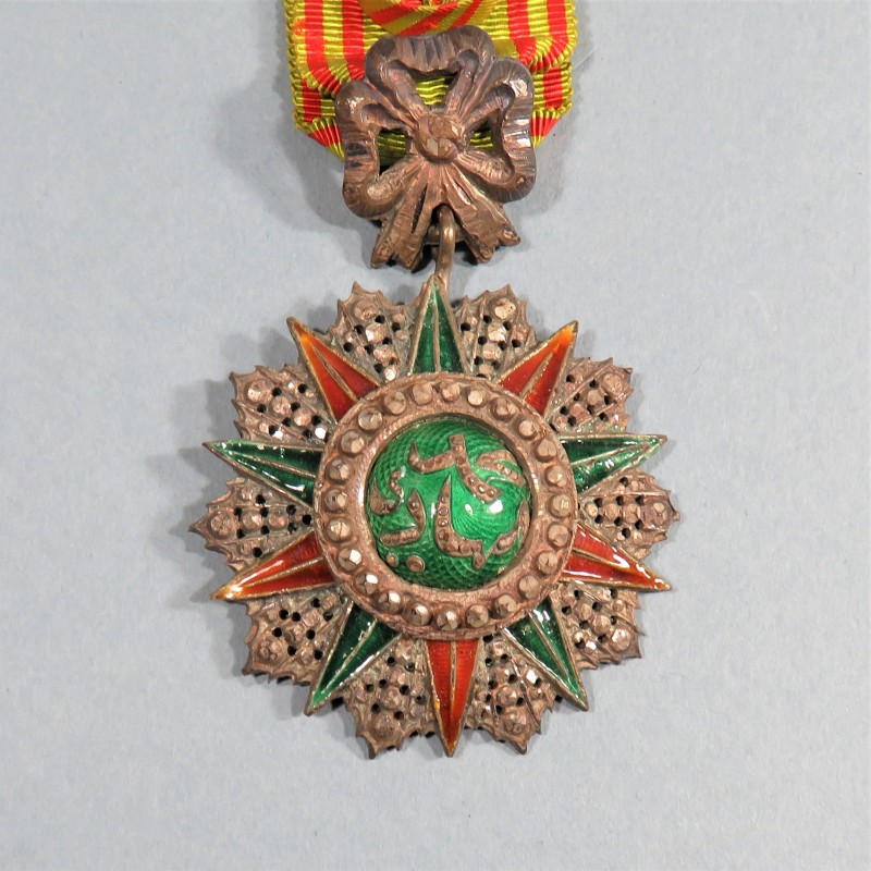 TUNISIE MEDAILLE D'OFFICIER DE L'ORDRE DU NICHAN IFTIKHAR MUHAMMAD EL HADI BEY 1902-1906 DANS SON COFFRET