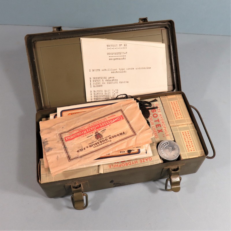 CAISSE DE JEEP FIRST AID KIT BOITE PREMIERS SECOURS FRANCAISE N° XI ANNEES 1950 INDOCHINE ALGERIE