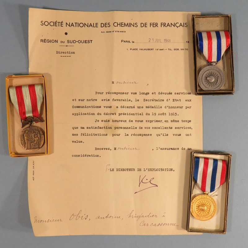 ENSEMBLE D'UN CHEMINOT DES ANNEE 1930 1940 3 MEDAILLES ET 3 DIPLOMES ET UNE LETTRE SOCIETE DES CHEMINS DE FER