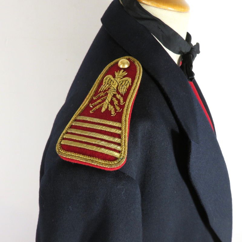 UNIFORME DE GALA DE COLONEL DE SPAHIS VESTE A QUEUE DE PIE PANTALON ET GILET ROUGE TRADITION CAVALERIE DATE 1953