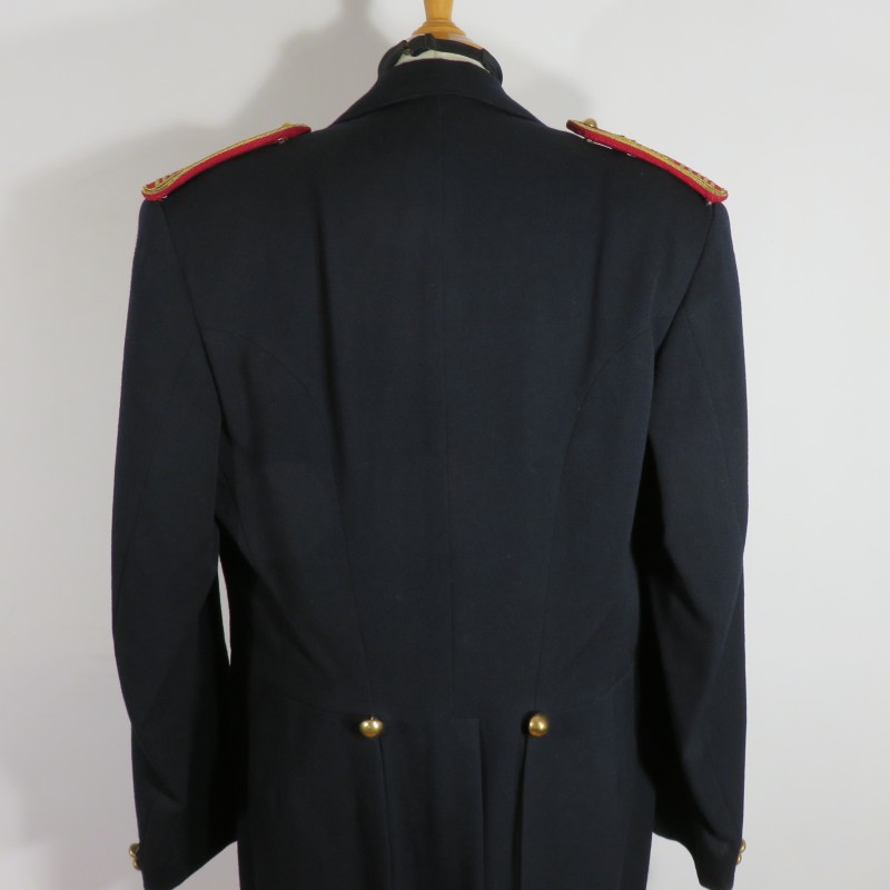 UNIFORME DE GALA DE COLONEL DE SPAHIS VESTE A QUEUE DE PIE PANTALON ET GILET ROUGE TRADITION CAVALERIE DATE 1953