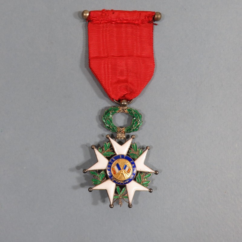 FRANCE MEDAILLE DE CHEVALIER DE L'ORDRE DE LA LEGION D'HONNEUR 3 ème REPUBLIQUE EN ARGENT