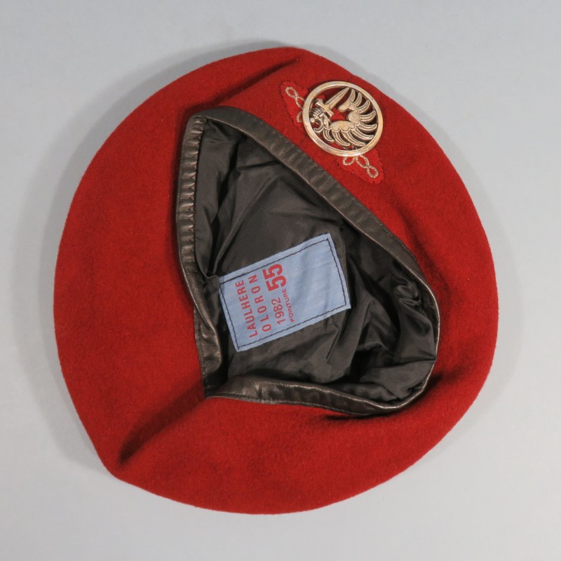 BERET ROUGE AMARANTE HUSSARDS PARACHUTISTES TAILLE 55 FABRICATION ANNEES 1980 1er RHP