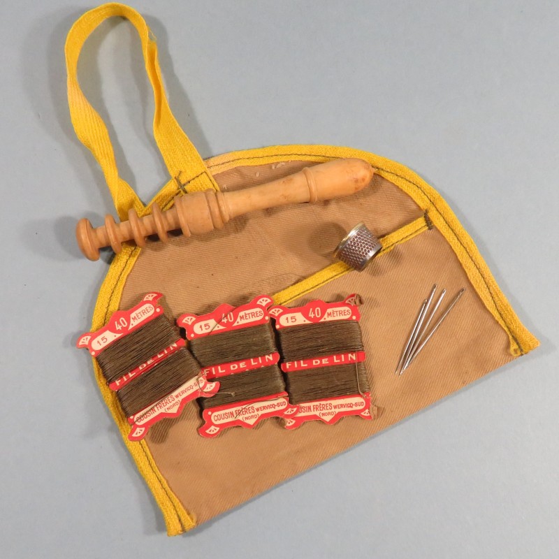 TROUSSE DE COUTURE MILITAIRE DES TROUPES COLONIALES POUR TIRAILLEURS OU RICM DATEE 1940 SECONDE GUERRE