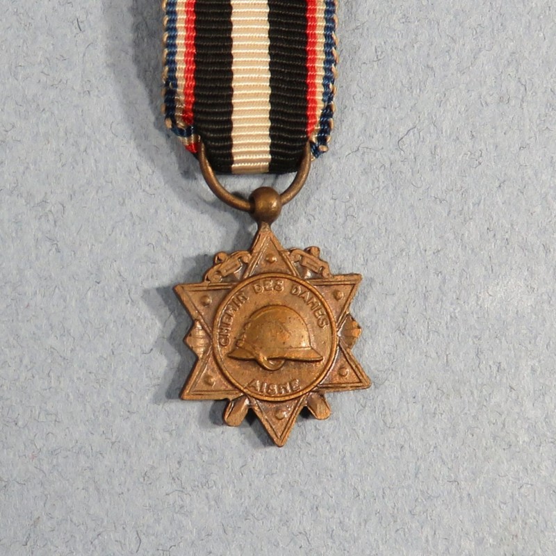 FRANCE REDUCTION DE LA MEDAILLE DE L'AISNE CHEMIN DES DAMES 1914-1918 ET 1939-1940 °