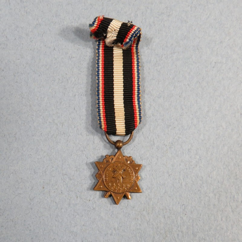 FRANCE REDUCTION DE LA MEDAILLE DE L'AISNE CHEMIN DES DAMES 1914-1918 ET 1939-1940 °