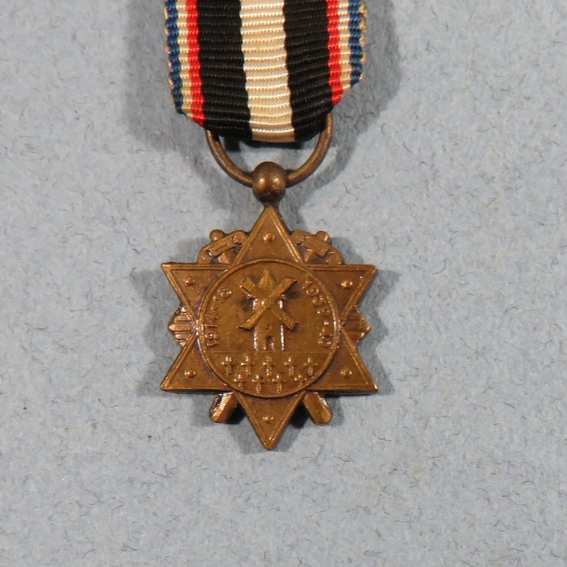 FRANCE REDUCTION DE LA MEDAILLE DE L'AISNE CHEMIN DES DAMES 1914-1918 ET 1939-1940 °