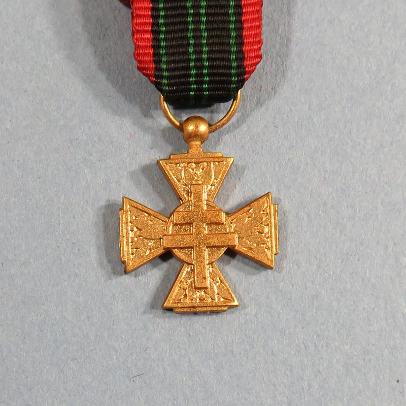 FRANCE REDUCTION DE LA MEDAILLE CROIX DES COMBATTANTS VOLONTAIRES DE LA RESISTANCE 1939-1945 °