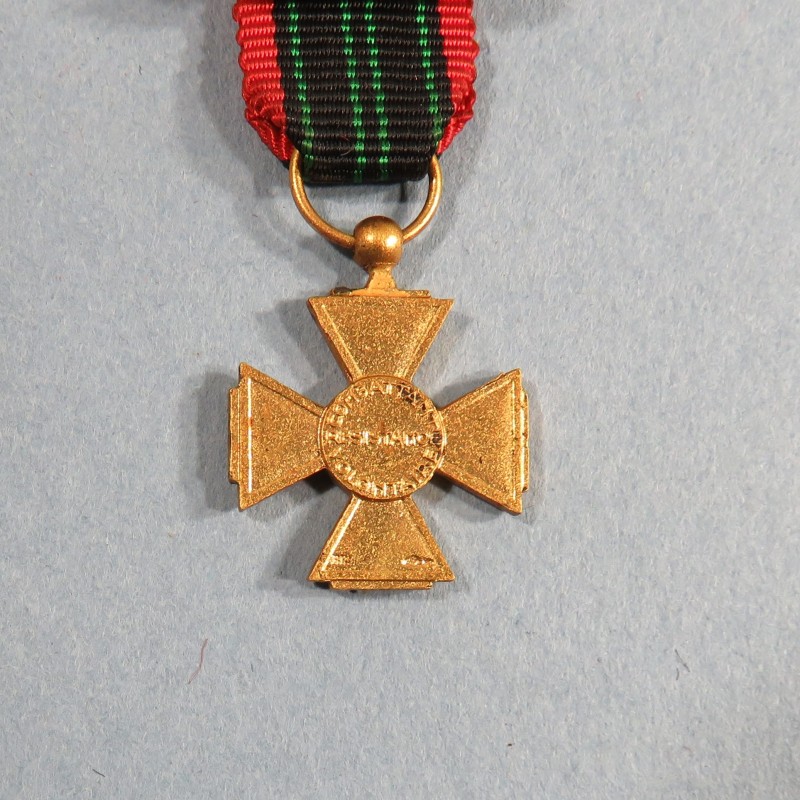 FRANCE REDUCTION DE LA MEDAILLE CROIX DES COMBATTANTS VOLONTAIRES DE LA RESISTANCE 1939-1945 °