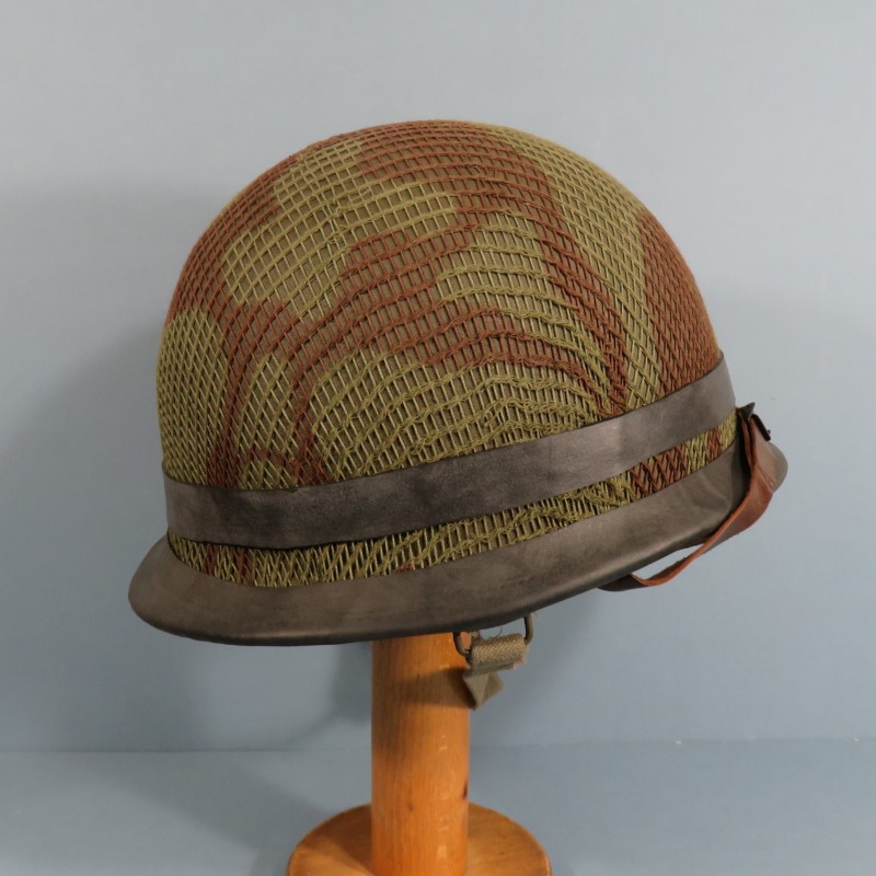 CASQUE FRANCAIS MODELE 1951 AVEC CAMOUFLAGE ET PANSEMENT ETAT NEUF DE STOCK LOURD M.MA.OU 1952 ET LINER E.P.C. 1952