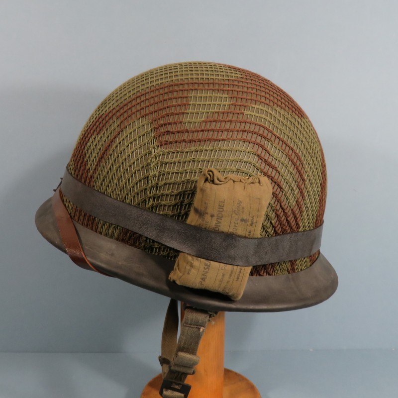 CASQUE FRANCAIS MODELE 1951 AVEC CAMOUFLAGE ET PANSEMENT ETAT NEUF DE STOCK LOURD M.MA.OU 1952 ET LINER E.P.C. 1952