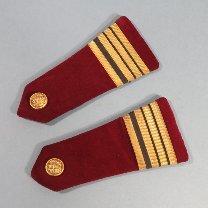 PAIRE D'EPAULETTES D'OFFICIER DU SERVICE DE SANTE MEDECIN COMMANDANT A PARTIR DE 1945