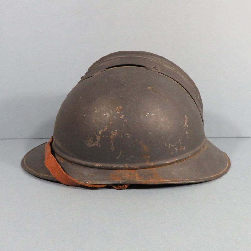 CASQUE ADRIAN MODELE 1915 COMPLET GUERRE 1914-1918 CROIX DE LORRAINE JAUNE PEINTE SUR LE DEVANT JUS DE GRENIER