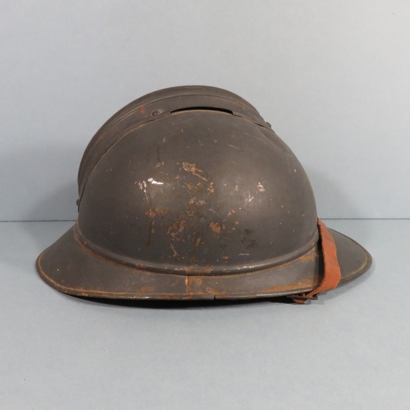 CASQUE ADRIAN MODELE 1915 COMPLET GUERRE 1914-1918 CROIX DE LORRAINE JAUNE PEINTE SUR LE DEVANT JUS DE GRENIER