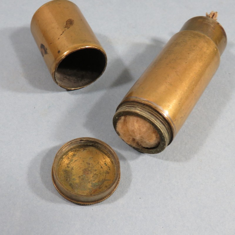 BRIQUET DE POILUS AVEC BOUTON D'UNIFORME DE POILUS ARTISANAT DE TRANCHEES SOUVENIR 1914 1918