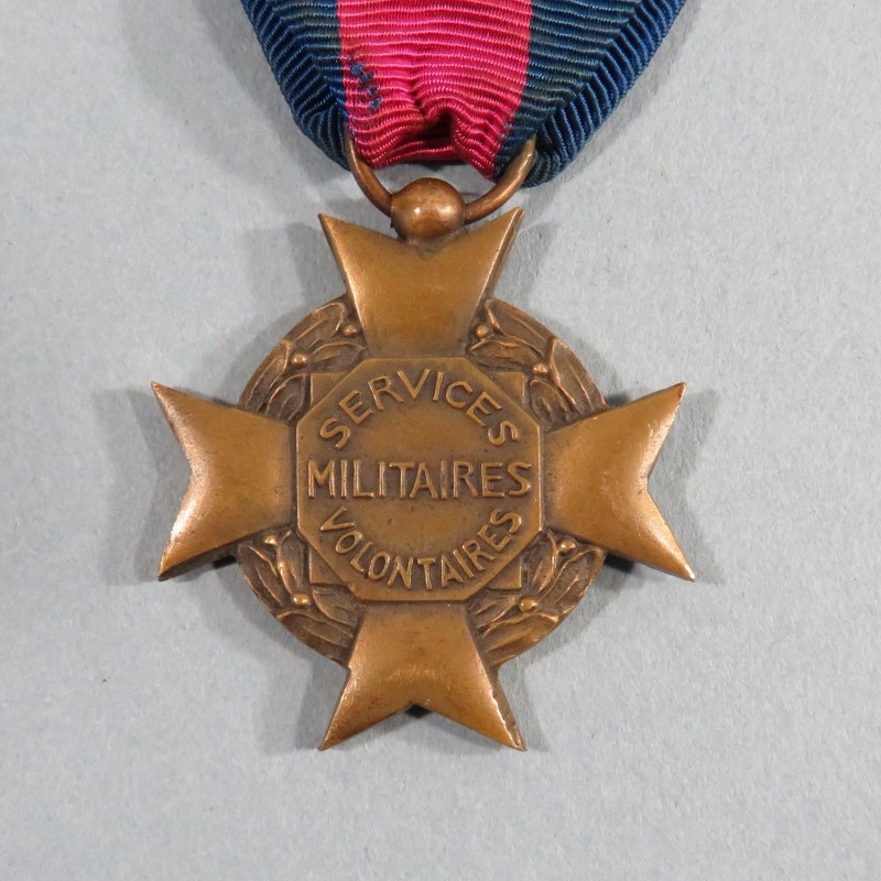 FRANCE MEDAILLE OU CROIX DES SERVICES MILITAIRES VOLONTAIRES OU MERITE MILITAIRE SECOND MODELE CLASSE BRONZE