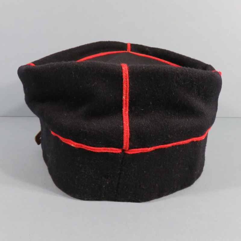 KEPI DE SAPEURS-POMPIERS MODELE 1884 TAILLE 57 FABRICATION FRED-MIEGE A CHAMBERY SP