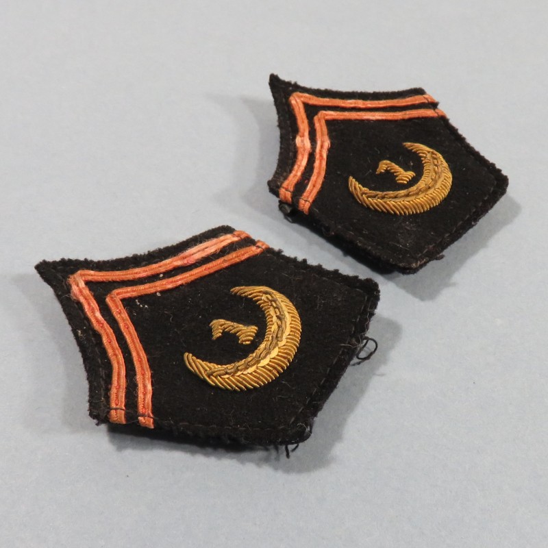 PAIRE DE PATTES DE COL DU 1 er REGIMENT DE ZOUAVES POUR UNIFORME D'OFFICIER CAMPAGNE 1939-1940