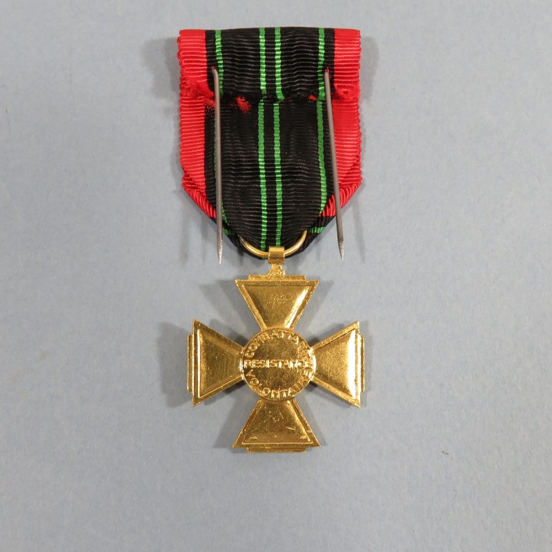 FRANCE MEDAILLE OU CROIX DES COMBATTANTS VOLONTAIRES DE LA RESISTANCE 1939-1945