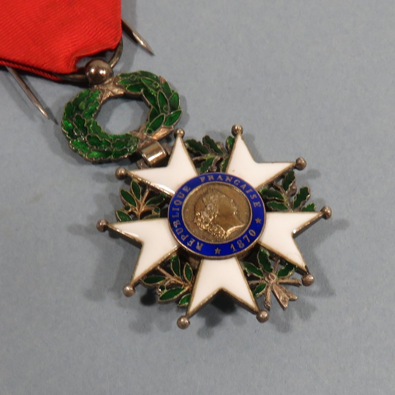 FRANCE MEDAILLE DE CHEVALIER DE L'ORDRE DE LA LEGION D'HONNEUR 4 ème REPUBLIQUE