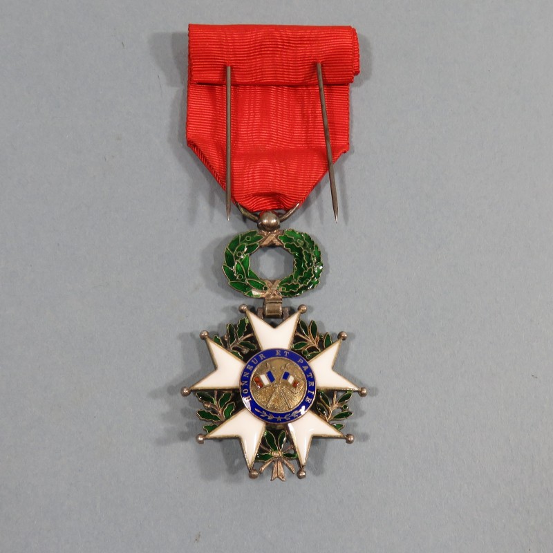 FRANCE MEDAILLE DE CHEVALIER DE L'ORDRE DE LA LEGION D'HONNEUR 4 ème REPUBLIQUE