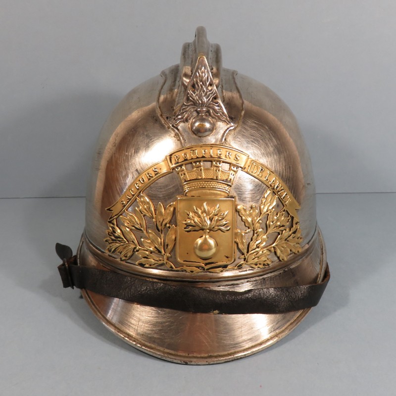 CASQUE D'OFFICIER DES SAPEURS POMPIERS AVEC PLAQUE DE LA VILLE DE LAUZET SAPEURS-POMPIERS MODELE 1885-95