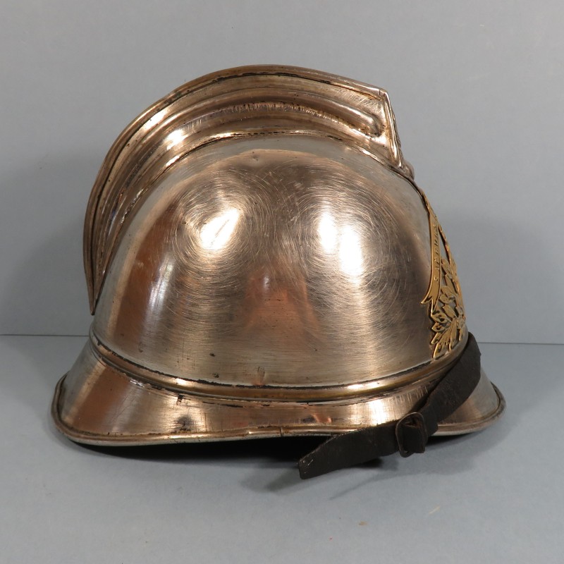 CASQUE D'OFFICIER DES SAPEURS POMPIERS AVEC PLAQUE DE LA VILLE DE LAUZET SAPEURS-POMPIERS MODELE 1885-95