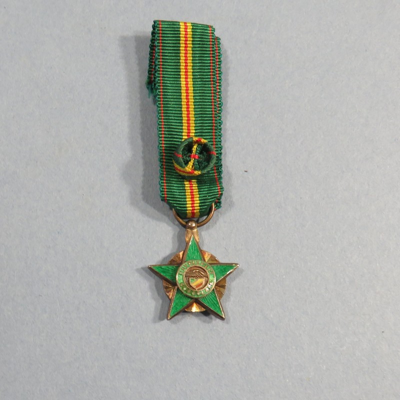 REPUBLIQUE DU CONGO REDUCTION DE LA MEDAILLE D'OFFICIER DE L'ORDRE NATIONAL DU DEVOUEMENT DEVOTION ORDER MEDAL °