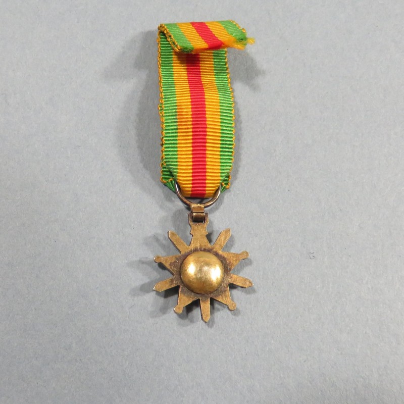 BENIN REDUCTION DE LA MEDAILLE D'OFFICIER DE L'ORDRE NATIONAL DU MERITE MERIT ORDER OFFICER MEDAL °