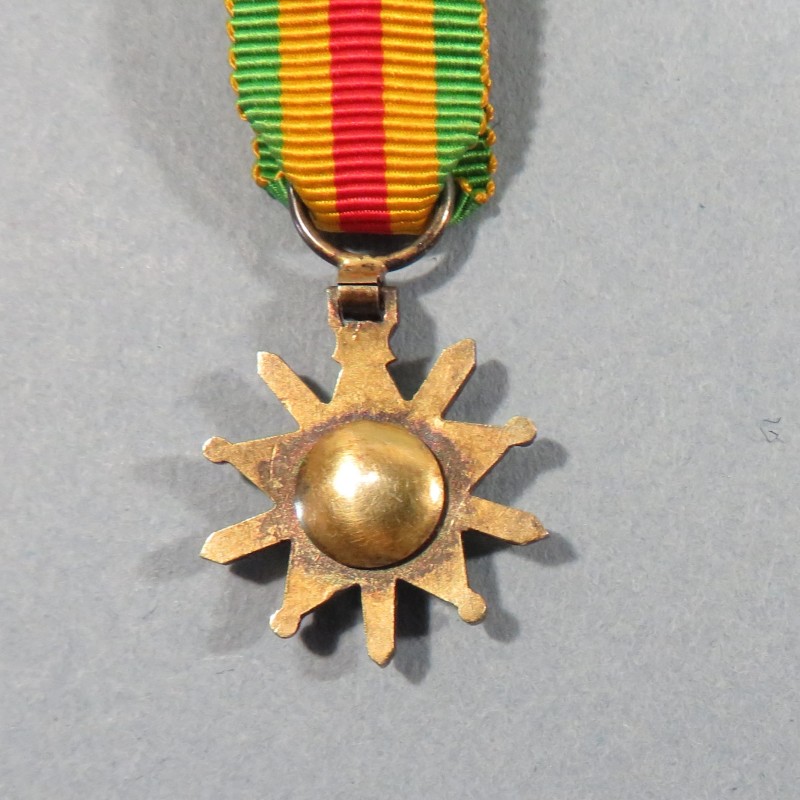 BENIN REDUCTION DE LA MEDAILLE D'OFFICIER DE L'ORDRE NATIONAL DU MERITE MERIT ORDER OFFICER MEDAL °