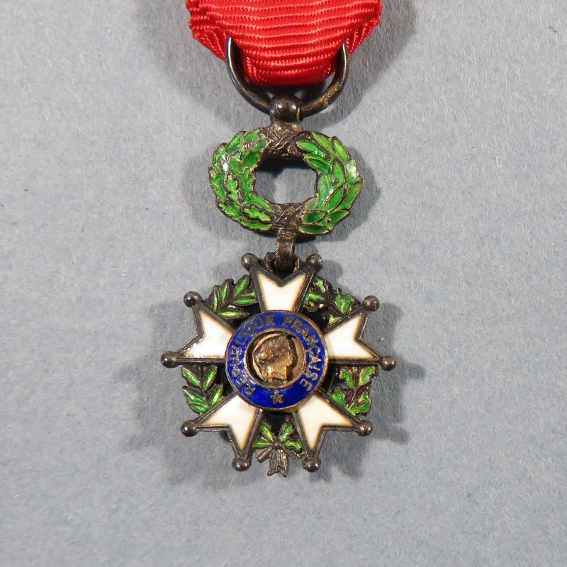 FRANCE REDUCTION DE LA MEDAILLE DE CHEVALIER DE L'ORDRE DE LA LEGION D'HONNEUR HONOR LEGION MEDAL °