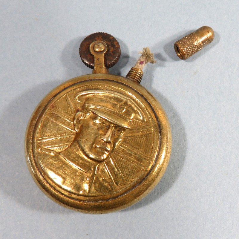 BRIQUET DE POILUS PORTRAIT DE SOLDAT ET BLASON ANGLAIS ARTISANAT DE TRANCHEE SOUVENIR DE LA GUERRE 1914 1918