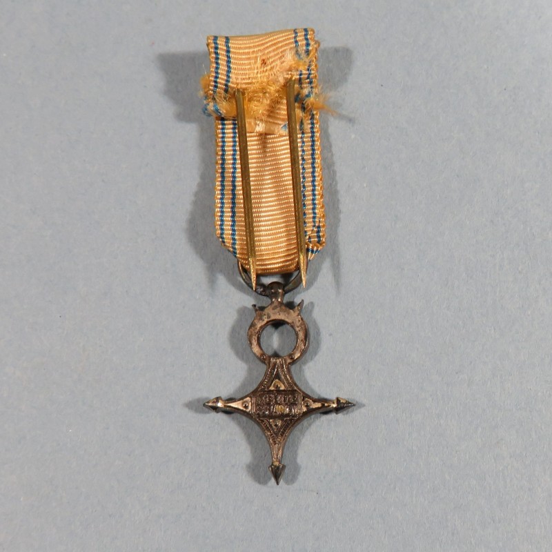 FRANCE REDUCTION DE LA MEDAILLE DE CHEVALIER DE L'ORDRE DU MERITE SAHARIEN SAHARIAN MERIT SILVER MEDAL °