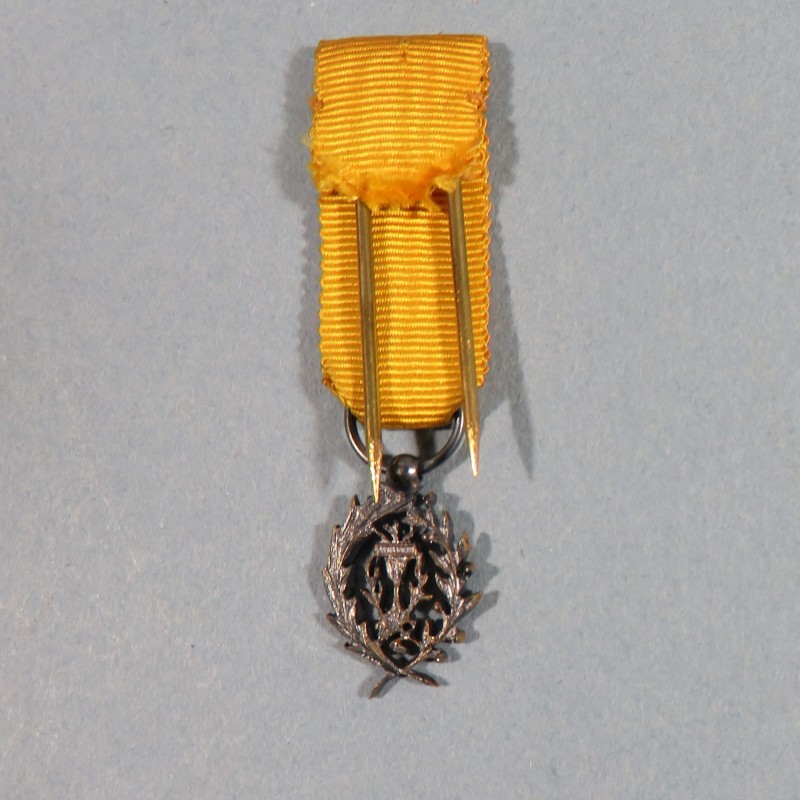 CAMBODGE REDUCTION DE LA MEDAILLE DE CHEVALIER DE L'ORDRE DU MUNISERAPHON MERIT MEDAL °