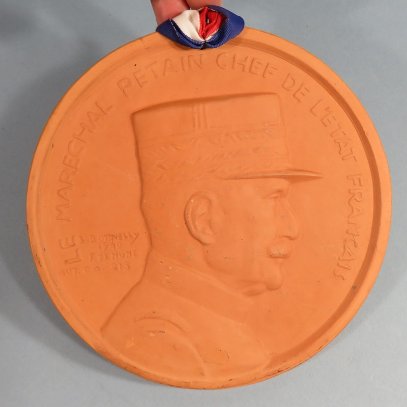 MEDAILLE EN TERRE PROPAGANDE DU MERECHAL PETAIN CHEF DE L'ETAT FRANCAIS DATE 1940 PAR L.B. BOTINELLY ET F. DE NUNE