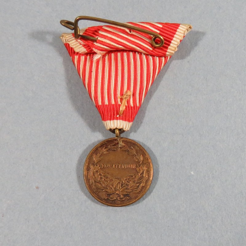 AUTRICHE REDUCTION DE LA MEDAILLE DU COURAGE CHARLES I er 1916 - 1918 FORTITUDINI °