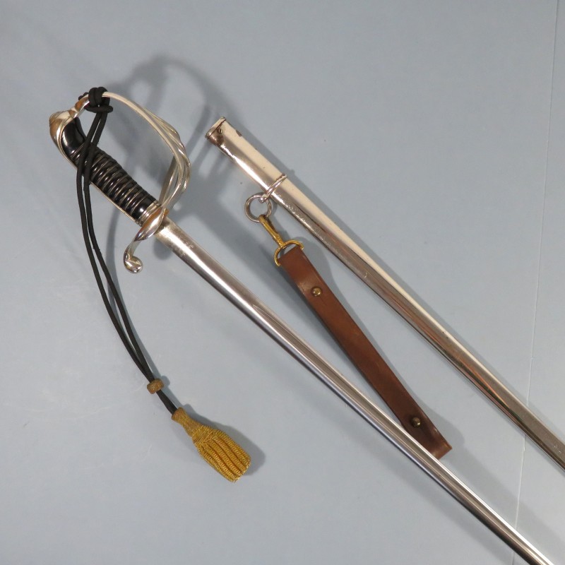 SABRE MODELE 1882 POUR OFFICIERS D'INFANTERIE MANUFACTURE NATIONALE D'ARMES DE CHATELLERAULT OCTOBRE 1922