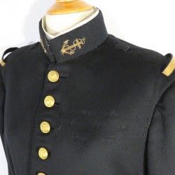 VESTE D'UNIFORME MODELE 1931 D'UN CAPITAINE DE L'INFANTERIE COLONIALE QUASI NEUVE DE STOCK