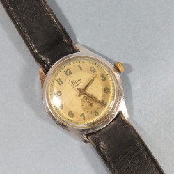 MONTRE D'OFFICIER FABRICATION DES ANNEES 1940 - 1950 HERMA 15 JEWELS PETITES SECONDES TYPE MILITAIRE BRACELET CUIR NOIR