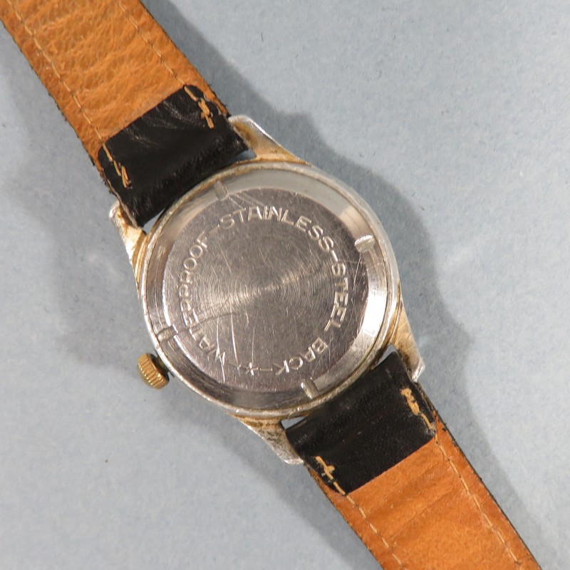 MONTRE D'OFFICIER FABRICATION DES ANNEES 1940 - 1950 HERMA 15 JEWELS PETITES SECONDES TYPE MILITAIRE BRACELET CUIR NOIR