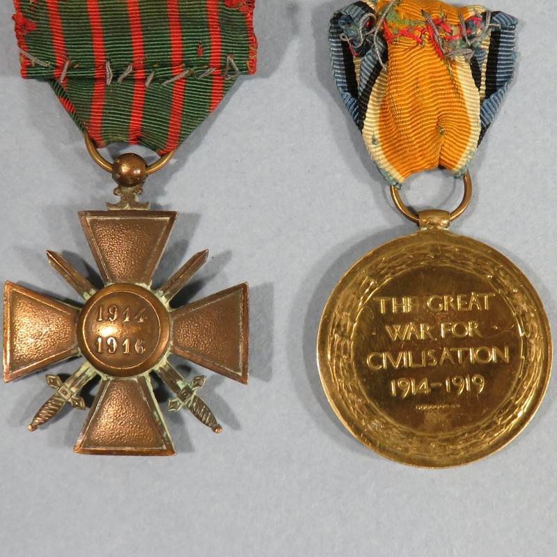 MEDAILLE ANCIEN SECONDE CLASSE BRITISH OU CANADA CROIX DE GUERRE ET INTERALLIEE 5201810PTE. R. MOQUIN. C.A.M.C.