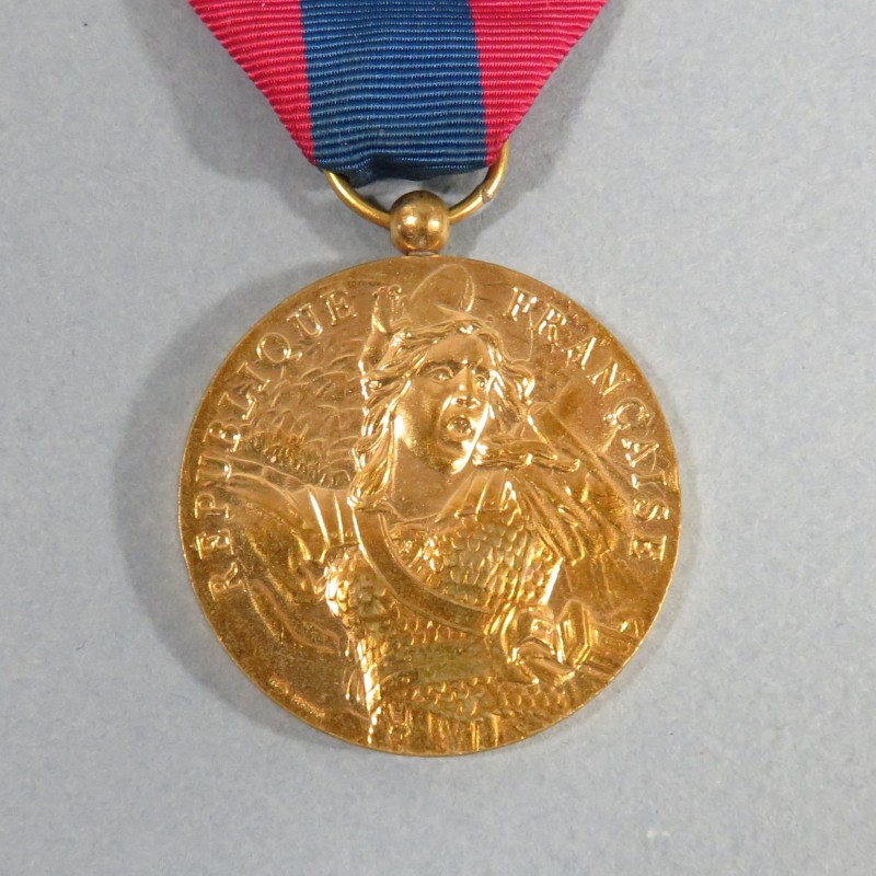 FRANCE MEDAILLE DE LA DEFENSE NATIONALE FRANCAISE CLASSE BRONZE AVEC BARRETTE DEE LA LEGION ETRANGERE