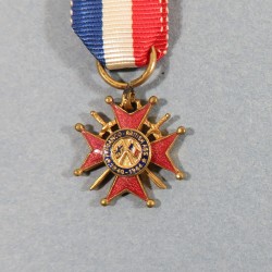 FRANCE ANGLETERRE REDUCTION DE LA MEDAILLE DE CHEVALIER DE L'ORDRE FRANCO BRITANIQUE SECONDE GUERRE AVEC CROIX DE LORRAINE °