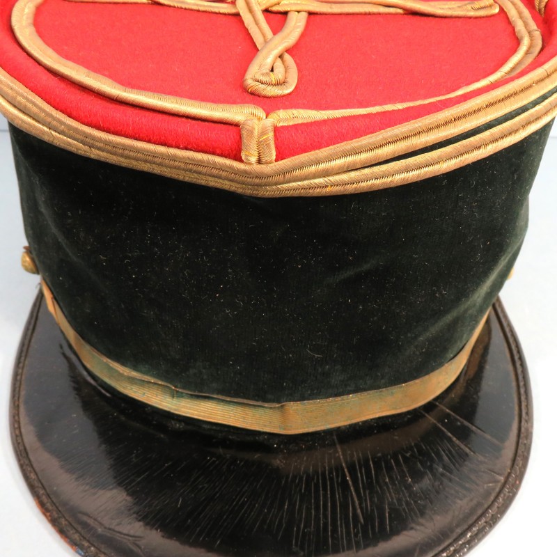 KEPI MODELE 1919 1931 DE LIEUTENANT PHARMACIEN MEDECIN SERVICE DE SANTE ANNEES 1940 TAILLE 57 VELOUR VERT