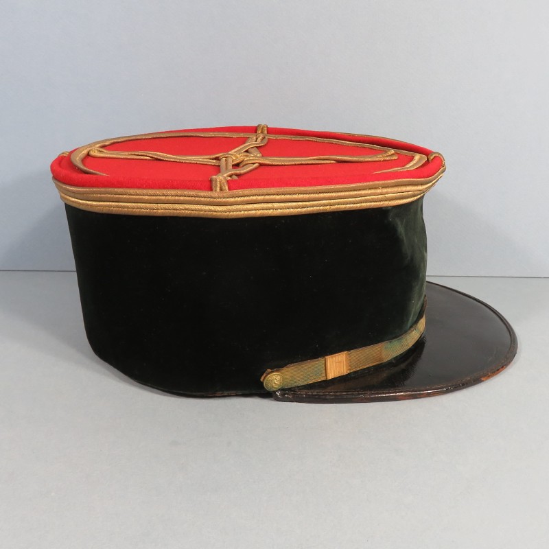 KEPI MODELE 1919 1931 DE LIEUTENANT PHARMACIEN MEDECIN SERVICE DE SANTE ANNEES 1940 TAILLE 57 VELOUR VERT